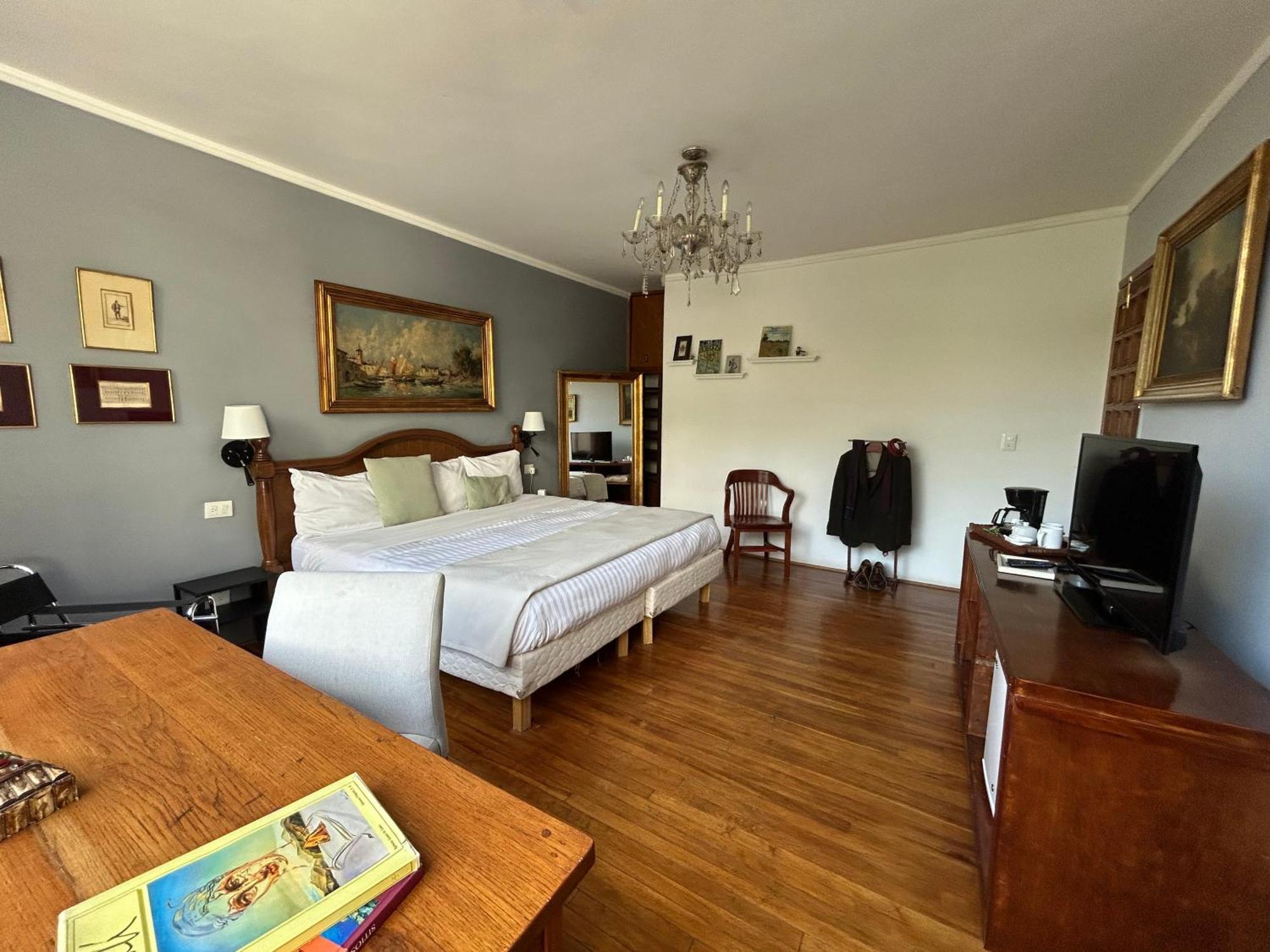 Lindas Suites Eugenio Sue Mexico City Exterior photo